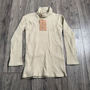 The simple folk top